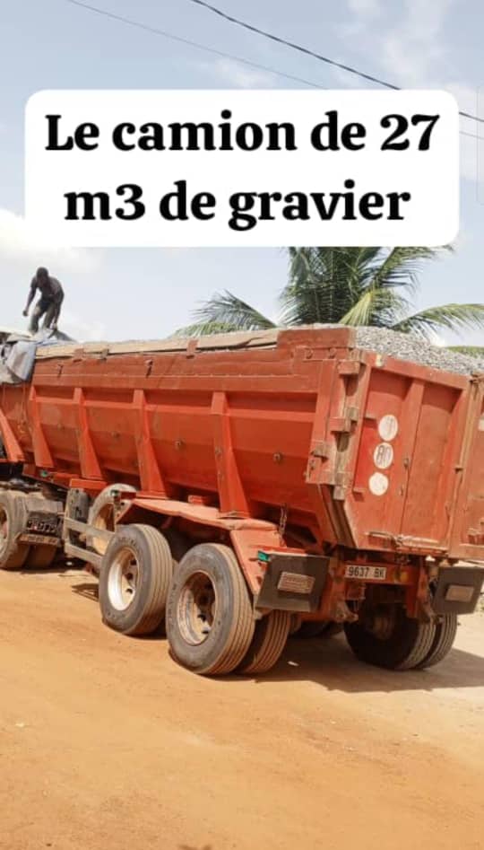GRAVIER. CAMION DE 27 m3